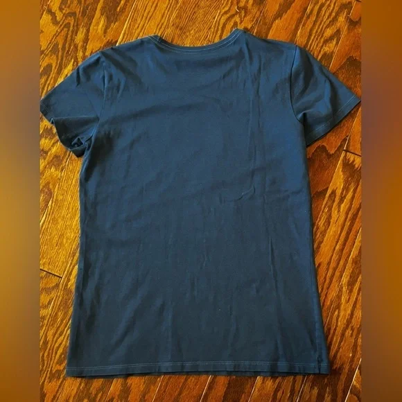 Life is good women’s size medium tshirt. Blue with bear mountain design. - Picture 4 of 8